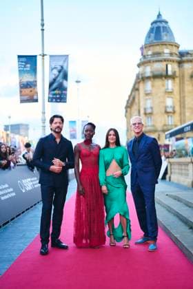 72nd San Sebastian International Film Festival: The Wild Robot Red Carpet Macarena Garcia, Alvaro Morte, Chris Sanders, Lupita Nyong o attended The Wild Robot Red Carpet during 72nd San Sebastian International Film Festival at Victoria Eugenia Theatre on September 22, 2024 in Donostia San Sebastian, Spain Photo by IMAGO MPG Donostia San Sebastian Victoria Eugenia Theatre Euskadi Spain  Copyright: xMPGx
