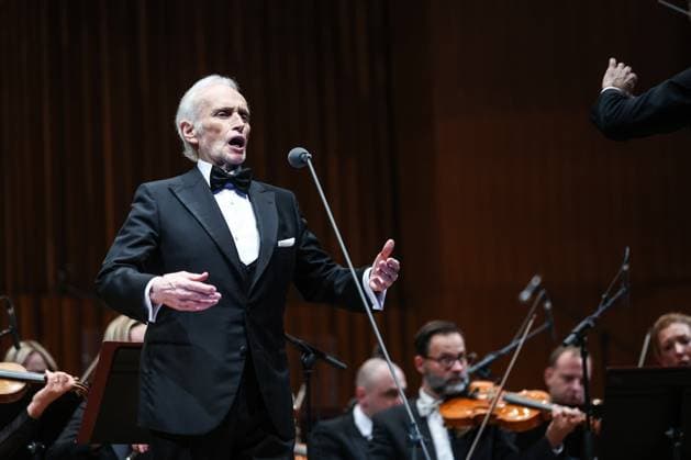 Bilder des Jahres 2024, Entertainment 09 September Entertainment Themen der Woche KW39 Jose Carreras perfomr in Zagreb, Croatia Operatic tenor from Spain Jose Carreras perform with The Zagreb Philharmonic Orchestra in Concert Hall Vatroslav Lisinski on September 23, 2024. in Zagreb, Croatia.  SlavkoxMidzor PIXSELL