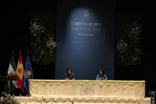 Anne Hidalgo receives the XIII Cortes de la Real Isla de León Award Cadiz The mayor of Paris, Anne Hidalgo, during the presentation of the XIII Cortes de la Real Isla de León Award in San Fernando, on September 24, 2024 in Cadiz Andalusia, Spain The Cortes de la Real Isla de León Award of 1810 recalls that San Fernando was the seat and cradle of parliamentarism and constitutionalism that currently govern the life of our country. It was born at the dawn of the commemoration of the Bicentennial of the Constitution of 1812 and symbolizes the values of the anniversary of Las Cortes, being awarded in the framework of the celebration of the historic September 24 24 24 SEPTEMBER 2024 Cadiz Andalucia Cadiz Andalucia Espana  Copyright: xNachoxFradex 6232567