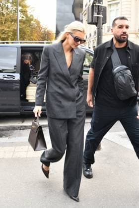 PFW - Kendall Jenner At Avenue Restaurant Kendall Jenner arrives at the Avenue restaurant in Paris, France on September 24, 2024, during Paris Fashion Week. Photo by ABACAPRESS.COM Paris France  Copyright: xABACAx