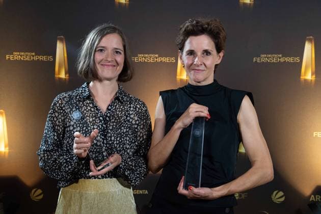 v l Lea FUMY SCHLEEF, Uta MATERNE, Award Winner Best Set Fiction German Television Award Ceremony, The Night of the Creatives The German Television Award 2024, German Television Award 2024 in Cologne, on 24 09 2024