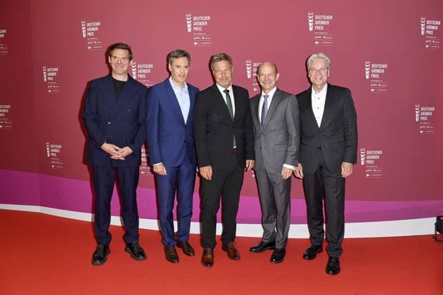 Presentation of the German Founder Award at the ZDF Hauptstadtstudio Gregor Peter Schmitz Chairman of the Editor-in-Chief of Stern , Dr Norbert Himmler Director General of ZDF , Robert Habeck, Prof Dr Ulrich Reuter President of the DSGV DSGV de and Andreas Haffner Member of the Executive Board for Human Resources and Social Affairs of Por Copyright: xEventpressxTimmx
