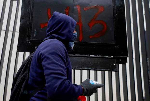 Mothers And Fathers Of The 43 Ayotzinapa Students March 10 Years After Their Disappearance The 43 missing students of Ayotzinapa paint graffiti outside the Senate of the Republic in Mexico City, Mexico, on September 24, 2024, to demand justice and punishment for those responsible for the disappearance of their comrades almost 10 years after the events in Iguala, Guerrero. Mexico City Mexico City Mexico  Copyright: xGerardoxVieyrax originalFilename: vieyra-notitle240924_nptgu.jpg