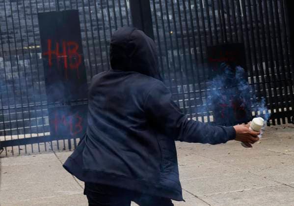 Mothers And Fathers Of The 43 Ayotzinapa Students March 10 Years After Their Disappearance The 43 missing students from Ayotzinapa throw firecrackers at the Senate of the Republic in Mexico City, Mexico, on September 24, 2024, to demand justice and punishment for those responsible for the disappearance of their comrades almost 10 years after the events in Iguala, Guerrero state. Mexico City Mexico City Mexico  Copyright: xGerardoxVieyrax originalFilename: vieyra-notitle240924_npbvE.jpg