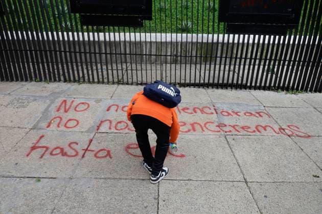 Mothers And Fathers Of The 43 Ayotzinapa Students March 10 Years After Their Disappearance The 43 missing students of Ayotzinapa paint graffiti outside the Senate of the Republic in Mexico City, Mexico, on September 24, 2024, to demand justice and punishment for those responsible for the disappearance of their comrades almost 10 years after the events in Iguala, Guerrero. Mexico City Mexico City Mexico  Copyright: xGerardoxVieyrax originalFilename: vieyra-notitle240924_npeeW.jpg