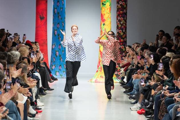 Entertainment Themen der Woche KW39 Entertainment Bilder des Tages PFW - Zomer Runway Imruh Asha and Danial Aitouganov at the runway during the Zomer Ready to Wear Spring Summer 2025 fashion show as part of the Paris Fashion Week on September 25, 2024 in Paris. Photo by Alexis Jumeau ABACAPRESS.COM Paris France  Copyright: xJumeauxAlexis ABACAx