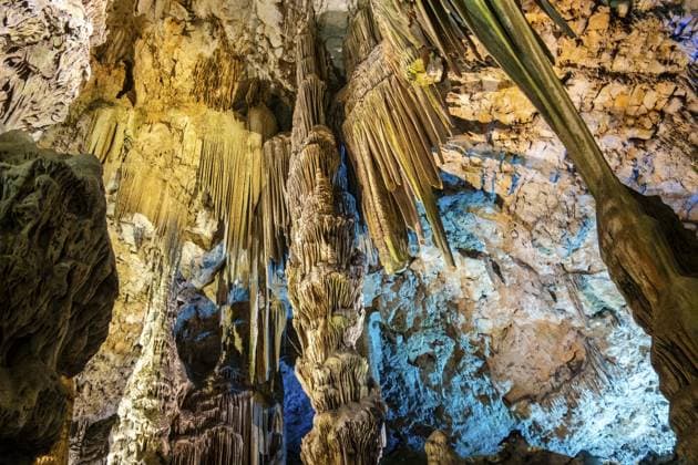 Die Höhle des Heiligen Michael von Gibraltar St. Michael s Cave of Gibraltar Copyright: imageBROKER EunikaxSopotnicka ibxeso11405875.jpg