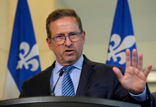 September 25, 2024, Ottawa, On, Canada: Bloc leader Yves-Francois Blanchet speaks with reporters outside caucus, Wednesday, September 25, 2024 in Ottawa. Ottawa Canada  - ZUMAc35_ 20240925_zaf_c35_005 Copyright: xAdrianxWyldx