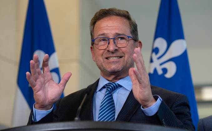 September 25, 2024, Ottawa, On, Canada: Bloc leader Yves-Francois Blanchet speaks with reporters outside caucus, Wednesday, September 25, 2024 in Ottawa. Ottawa Canada  - ZUMAc35_ 20240925_zaf_c35_008 Copyright: xAdrianxWyldx