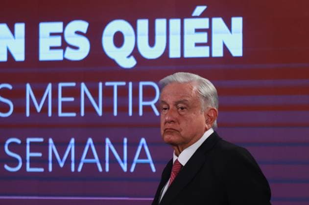 Mexican President Andres Manuel Lopez Obrador speaking about the letter he sent to the parents of the 43 missing Ayotzinapa normalistas, at the briefing conference in front the media, at the National Palace. on September 25, 2024 in Mexico City, Mexico. Mexico City Mexico - ZUMAe321 20240925_zia_e321_010 Copyright: xCarlosxSantiagox