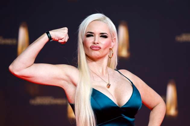 TV personality Daniela Katzenberger shows off her toned body on the red carpet at the German Television Award 2024 at the MMC Studios in Ossendorf Cologne, 25 09 2024 NRW Germany Copyright: xChristophxHardtx