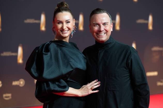 Tim RAUE, chef, with wife Katharina Red carpet, Red Carpet Show, arrival, arrival, German Television Award ceremony, The German Television Award 2024, German Television Award 2024 at the MMC Studios Cologne, on 25 09 2024