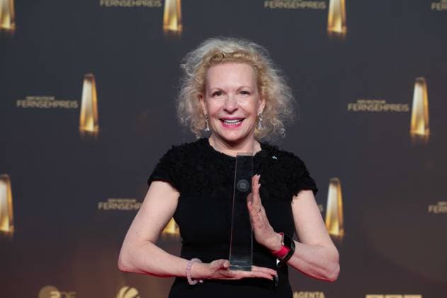 Sunnyi MELLES, Actress, Best Actress Award Ceremony of the German Television Award, The German Television Award 2024, German Television Award 2024 at the MMC Studios Cologne, on 25 09 2024