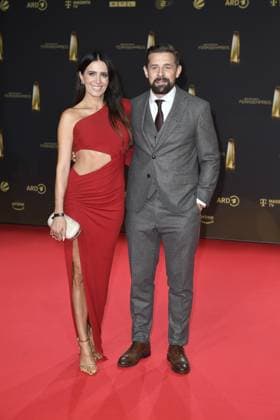 German Television Award 2024 Klaas Heufer Umlauf with Ms. Doris Golpashin at the German Television Award 2024 in the MMC Studios in Cologne Copyright: xEventpressxTimmx