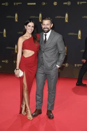 German Television Award 2024 Klaas Heufer Umlauf with Ms. Doris Golpashin at the German Television Award 2024 in the MMC Studios in Cologne Copyright: xEventpressxTimmx