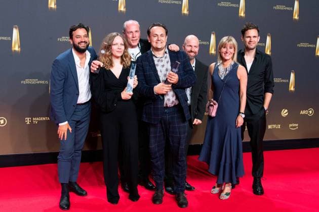 Sarah BOSETTI 2 v l and her team Award Winner Best Comedy Late Night German Television Award Ceremony, The German Television Award 2024, German Television Award 2024 at the MMC Studios Cologne, on 25 09 2024