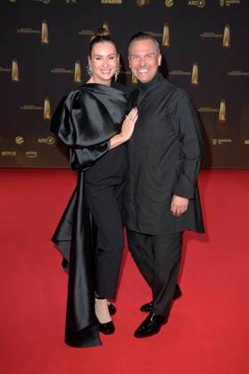 Tim Raue with his wife Katharina at the German Television Award 2024 ceremony at the MMC Studios Cologne, 25 09 2024 Foto:xF.xKernx xFuturexImagex fernsehpreis_4661