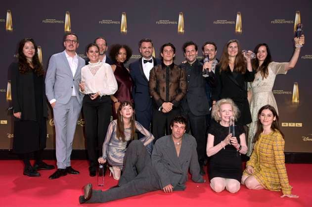 Aaron Altaras, Sunnyi Melles and Deleila Piasko with the cast of the TV series Die Zweiflers at the German Television Award 2024 ceremony at the MMC Studios Cologne, 25 09 2024 Foto:xF.xKernx xFuturexImagex fernsehpreis_4885
