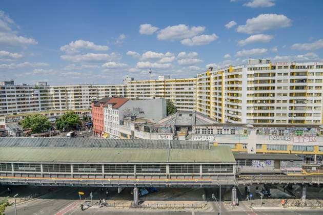 U-Bahnhof, Sozialwohnungen, Kreuzberger Zentrum, Kottbusser Tor, Kreuzberg, Berlin, Deutschland *** U station, social housing, Kreuzberg center, Kottbusser Tor, Kreuzberg, Berlin, Germany