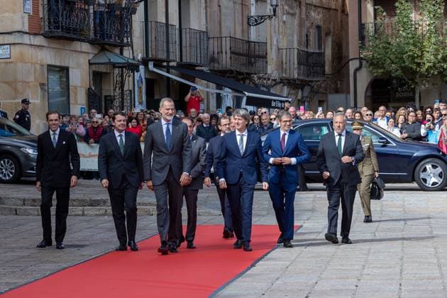 The King presides over the award ceremony of the 1st Duques de Soria International Hispanism Award I D The Count of Penón de la Vega, President of the Board of Trustees of the Duques de Soria Foundation, Rafael Benjumea the President of the Junta de Castilla y León, Alfonso Fernández Manueco King Felipe VI and the Mayor of Soria, Carlos Martínez, arrive at the award ceremony of the 1st Duques de Soria International Hispanism Award, at the Teatro de la Audiencia, on September 26, 2024, in Soria, Castilla y León Spain The award went to the project New spaces of Spanish in Europe by Professor Johannes Kabatek, which aims to study the social reality of the Spanish language in Europe, through the creation of a research network which includes 78 Copyright: xConchaxOrtegaxOrozx 6237380