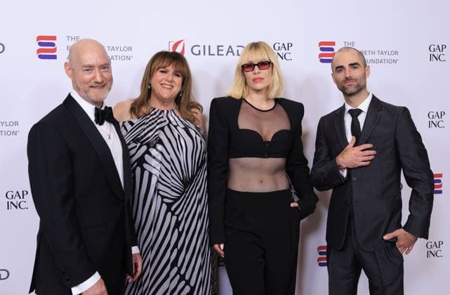 Bilder des Jahres 2024, Entertainment 09 September Entertainment Themen der Woche KW39 Entertainment Bilder des Tages September 26, 2024, Beverly Hills, California, USA: Tim Mendelson, Barbara Berkowitz, Natasha Bedingfield and Quinn Tivey (L-R) on the red carpet of the Elizabeth Taylor Ball to End AIDS on Thursday September 26, 2024 at the Beverly Hills Hotel in Beverly Hills, California. ARIANA RUIZ PI Beverly Hills U.S - ZUMAp124 20240926_zaa_p124_011 Copyright: xArianaxRuizx