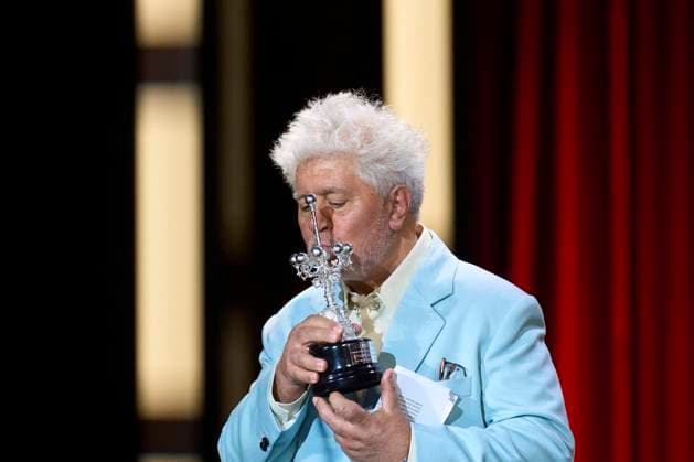 San Sebastian Film Festival - Pedro Almodovar Awarded Pedro Almodovar receives the Donosti Award during 72nd San Sebastian International Film Festival at Kursaal Palace on September 26, 2024 in Donostia San Sebastian, Spain Photo by ABACAPRESS.COM San Sebastian Euskadi Spain  Copyright: xABACAx