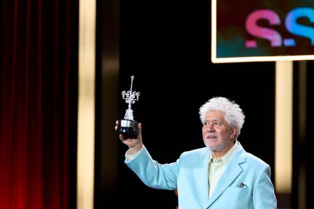 San Sebastian Film Festival - Pedro Almodovar Awarded Pedro Almodovar receives the Donosti Award during 72nd San Sebastian International Film Festival at Kursaal Palace on September 26, 2024 in Donostia San Sebastian, Spain Photo by ABACAPRESS.COM San Sebastian Euskadi Spain  Copyright: xABACAx