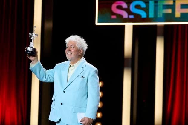San Sebastian Film Festival - Pedro Almodovar Awarded Pedro Almodovar receives the Donosti Award during 72nd San Sebastian International Film Festival at Kursaal Palace on September 26, 2024 in Donostia San Sebastian, Spain Photo by ABACAPRESS.COM San Sebastian Euskadi Spain  Copyright: xABACAx