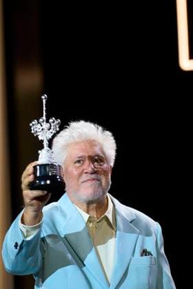 San Sebastian Film Festival - Pedro Almodovar Awarded Pedro Almodovar receives the Donosti Award during 72nd San Sebastian International Film Festival at Kursaal Palace on September 26, 2024 in Donostia San Sebastian, Spain Photo by ABACAPRESS.COM San Sebastian Euskadi Spain  Copyright: xABACAx