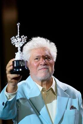San Sebastian Film Festival - Pedro Almodovar Awarded Pedro Almodovar receives the Donosti Award during 72nd San Sebastian International Film Festival at Kursaal Palace on September 26, 2024 in Donostia San Sebastian, Spain Photo by ABACAPRESS.COM San Sebastian Euskadi Spain  Copyright: xABACAx
