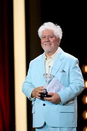 San Sebastian Film Festival - Pedro Almodovar Awarded Pedro Almodovar receives the Donosti Award during 72nd San Sebastian International Film Festival at Kursaal Palace on September 26, 2024 in Donostia San Sebastian, Spain Photo by ABACAPRESS.COM San Sebastian Euskadi Spain  Copyright: xABACAx