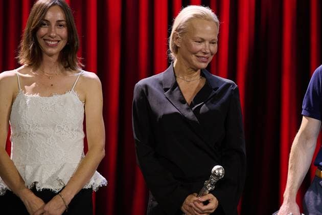 The Winners During The 72nd Edition Of The San Sebastian International Film Festival The film The Last Show Girl with its director Gia Coppola and actress Pamela Anderson receives the special jury prize during the 72nd edition of the San Sebastian International Film Festival in San Sebastian, Spain, on September 28, 2024. San Sebastian Spain  Copyright: xCOOLMediax originalFilename: coolmedia-notitle240928_npcVC.jpg