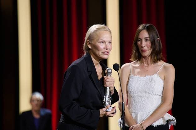 The Winners During The 72nd Edition Of The San Sebastian International Film Festival The film The Last Show Girl with its director Gia Coppola and actress Pamela Anderson receives the special jury prize during the 72nd edition of the San Sebastian International Film Festival in San Sebastian, Spain, on September 28, 2024. San Sebastian Spain  Copyright: xCOOLMediax originalFilename: coolmedia-notitle240929_npiuk.jpg