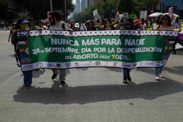 Global Day Of Action In Favour Of Legal, Free, Safe And Free Abortion In Mexico And Latin America Various feminist collectives march in Mexico City, Mexico, on September 28, 2024, from various points to the capital s Zocalo to mark the Global Day of Action in favor of legal, free, safe, and accessible abortion in Mexico and Latin America. Mexico City Mexico City Mexico  Copyright: xGerardoxVieyrax originalFilename: vieyra-notitle240928_npjQO.jpg