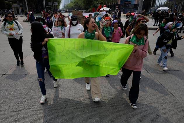 Global Day Of Action In Favour Of Legal, Free, Safe And Free Abortion In Mexico And Latin America Various feminist collectives march in Mexico City, Mexico, on September 28, 2024, from various points to the capital s Zocalo to mark the Global Day of Action in favor of legal, free, safe, and accessible abortion in Mexico and Latin America. Mexico City Mexico City Mexico  Copyright: xGerardoxVieyrax originalFilename: vieyra-notitle240928_npqdG.jpg
