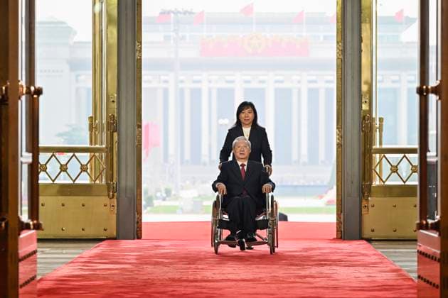 (240929) -- BEIJING, Sept. 29, 2024 -- Zhang Jinfan, a recipient of the title of People s Educator, arrives at the Great Hall of the People in Beijing, capital of China, Sept. 29, 2024. China held a high-profile ceremony on Sunday morning to award the highest state honors ahead of the 75th founding anniversary of the People s Republic of China. ) (FOCUS)CHINA-BEIJING-HIGHEST STATE HONORS-CEREMONY (CN) YinxBogu 