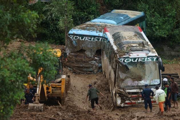 Bilder des Jahres 2024, News 09 September News Themen der Woche KW39 News Bilder des Tages September 29, 2024, Kathmandu, Bagmati, Nepal: Rescuers carry out their work at a landslide site following heavy rainfall in Dhading District, Nepal on September 29, 2024. Authorities say 35 people died in this landslide. Kathmandu Nepal - ZUMAd164 20240929_zip_d164_001 Copyright: xAryanxDhimalx