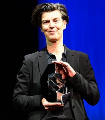 29 09 2024 xkhx Kassel, Opera House of the State Theater Awarding of the Citizens Prize The Glass of Reason to the author and journalist Carolin Emcke Picture shows the prizewinner Carolin Emcke KH