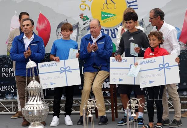Presentation of trophies of the Regata Rey Juan Carlos I El Corte Inglés Máster The King Emeritus, Don Juan Carlos de Borbón, presides over the presentation of trophies of the Regata Rey Juan Carlos I El Corte Inglés Máster at the yacht club, on September 29, 2024, in Sanxenxo Pontevedra, Galicia, Spain AWARDS GENTE REGATAS José Ramó Sanxenxo Sanxenxo Sanxenxo Spain  Copyright: xJosÃ xRamonxHernandox 6246781