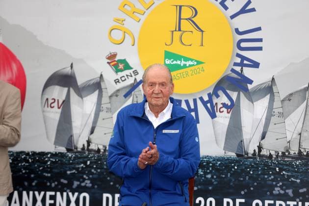 Presentation of trophies of the Regata Rey Juan Carlos I El Corte Inglés Máster The King Emeritus, Don Juan Carlos de Borbón, presides over the presentation of trophies of the Regata Rey Juan Carlos I El Corte Inglés Máster at the yacht club, on September 29, 2024, in Sanxenxo Pontevedra, Galicia, Spain AWARDS GENTE REGATAS José Ramó Sanxenxo Sanxenxo Sanxenxo Spain  Copyright: xJosÃ xRamonxHernandox 6246787
