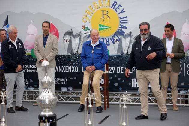 Presentation of trophies of the Regata Rey Juan Carlos I El Corte Inglés Máster The King Emeritus, Don Juan Carlos de Borbón, presides over the presentation of trophies of the Regata Rey Juan Carlos I El Corte Inglés Máster at the yacht club, on September 29, 2024, in Sanxenxo Pontevedra, Galicia, Spain AWARDS GENTE REGATAS José Ramó Sanxenxo Sanxenxo Sanxenxo Spain  Copyright: xJosÃ xRamonxHernandox 6246799