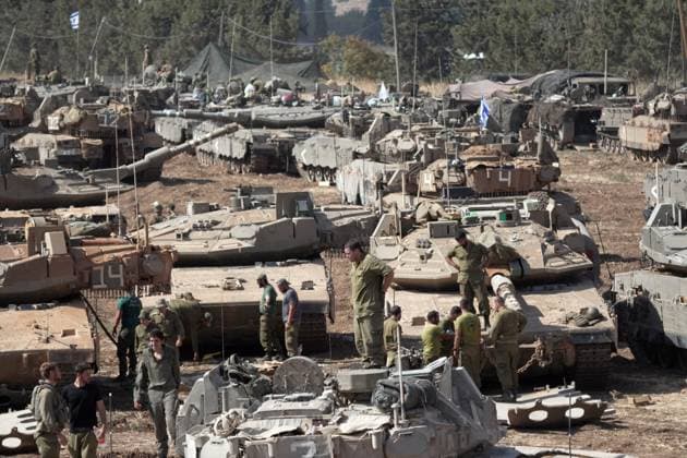 News Themen der Woche KW40 Tanks Lebanon Border Upper Galilee Region 30th September 2024. Tanks and Armoured personnel carriers amassing on the Lebanon border in the Upper Galilee region.  Copyright: xDanxCharityx NINTCHDBPICT000937249813