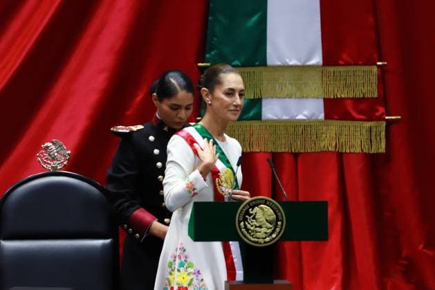 Claudia Sheinbaum Pardo dons the presidential sash as Mexico s new female president during the inauguration ceremony at the Congress of the Union. on October 1, 2024 in Mexico City, Mexico. Mexico City Mexico - ZUMAe321 20241001_zia_e321_039 Copyright: xCarlosxSantiagox