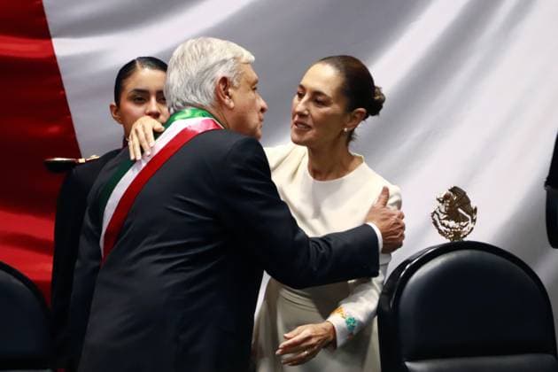 Mexico s incoming President Claudia Sheinbaum Pardo (R) and outgoing President (L) Andro s Manuel LoÂ³pez Obrador during the inauguration ceremony at the Congress of the Union. on October 1, 2024 in Mexico City, Mexico. Mexico City Mexico - ZUMAe321 20241001_zia_e321_009 Copyright: xCarlosxSantiagox