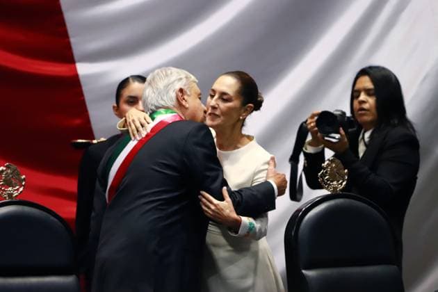 Mexico s incoming President Claudia Sheinbaum Pardo (R) and outgoing President (L) Andro s Manuel LoÂ³pez Obrador during the inauguration ceremony at the Congress of the Union. on October 1, 2024 in Mexico City, Mexico. Mexico City Mexico - ZUMAe321 20241001_zia_e321_010 Copyright: xCarlosxSantiagox
