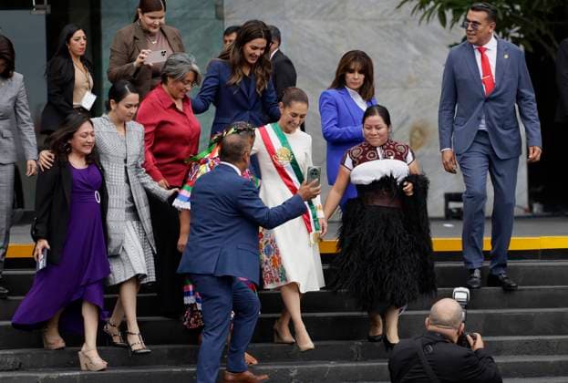 Claudia Sheinbaum Sworn In As Mexico s First Woman President Claudia Sheinbaum, president of Mexico, greets supporters in Mexico City, Mexico, on October 1, 2024, at the Chamber of Deputies after receiving the presidential sash from Andres Manuel Lopez Obrador, former president of Mexico. Mexico City Mexico City Mexico  Copyright: xGerardoxVieyrax originalFilename: vieyra-notitle241001_npPq8.jpg