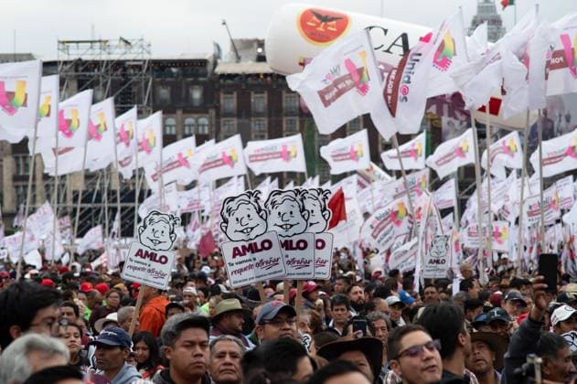 October 1, 2024, Mexico City, Buenos Aires, Mexico: Thousands of people are waiting in Mexico City s Zocalo for the public speech of Mexico s President Claudia Sheinbaum after taking office as Mexico s first female president at the National Palace. Mexico City Mexico - ZUMAw212 20241001_zip_w212_001 Copyright: xIgorxWagnerx