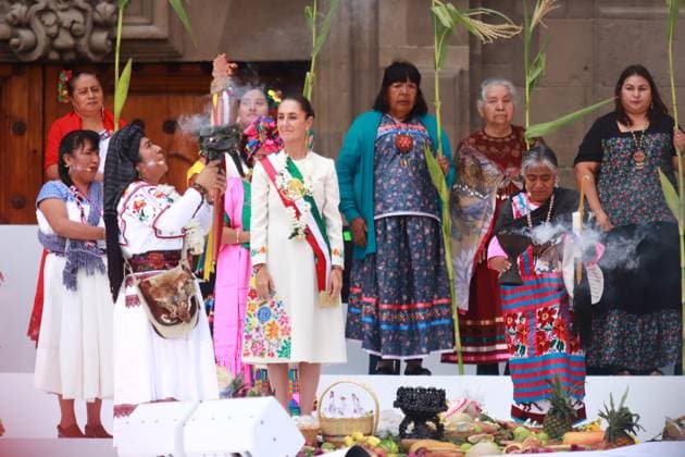 Mexico s new president, Claudia Sheinbaum Pardo, receives blessings during the Ceremony of the handing over of the baton of command from the hands of the representatives of the 100 indigenous peoples as part of the presidential inauguration in the main square of the Zocalo. on October 1, 2024 in Mexico City, Mexico. Mexico City Mexico - ZUMAe321 20241001_zia_e321_057 Copyright: xCarlosxSantiagox
