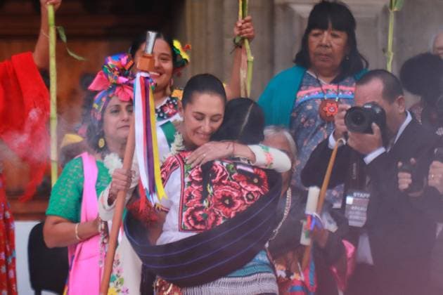 Mexico s new president, Claudia Sheinbaum Pardo, receives blessings during the Ceremony of the handing over of the baton of command from the hands of the representatives of the 100 indigenous peoples as part of the presidential inauguration in the main square of the Zocalo. on October 1, 2024 in Mexico City, Mexico. Mexico City Mexico - ZUMAe321 20241001_zia_e321_061 Copyright: xCarlosxSantiagox