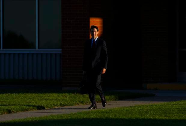 News Bilder des Tages Kanada, Justin Trudeau vor Abreise nach Frankreich am Flughafen Ottawa October 3, 2024, Ottawa, On, CAN: Prime Minister Justin Trudeau departs Ottawa on Thursday, Oct. 3, 2024, en route to the Francophonie Summit in France. Ottawa CAN  - ZUMAc35_ 20241003_zaf_c35_004 Copyright: xSeanxKilpatrickx